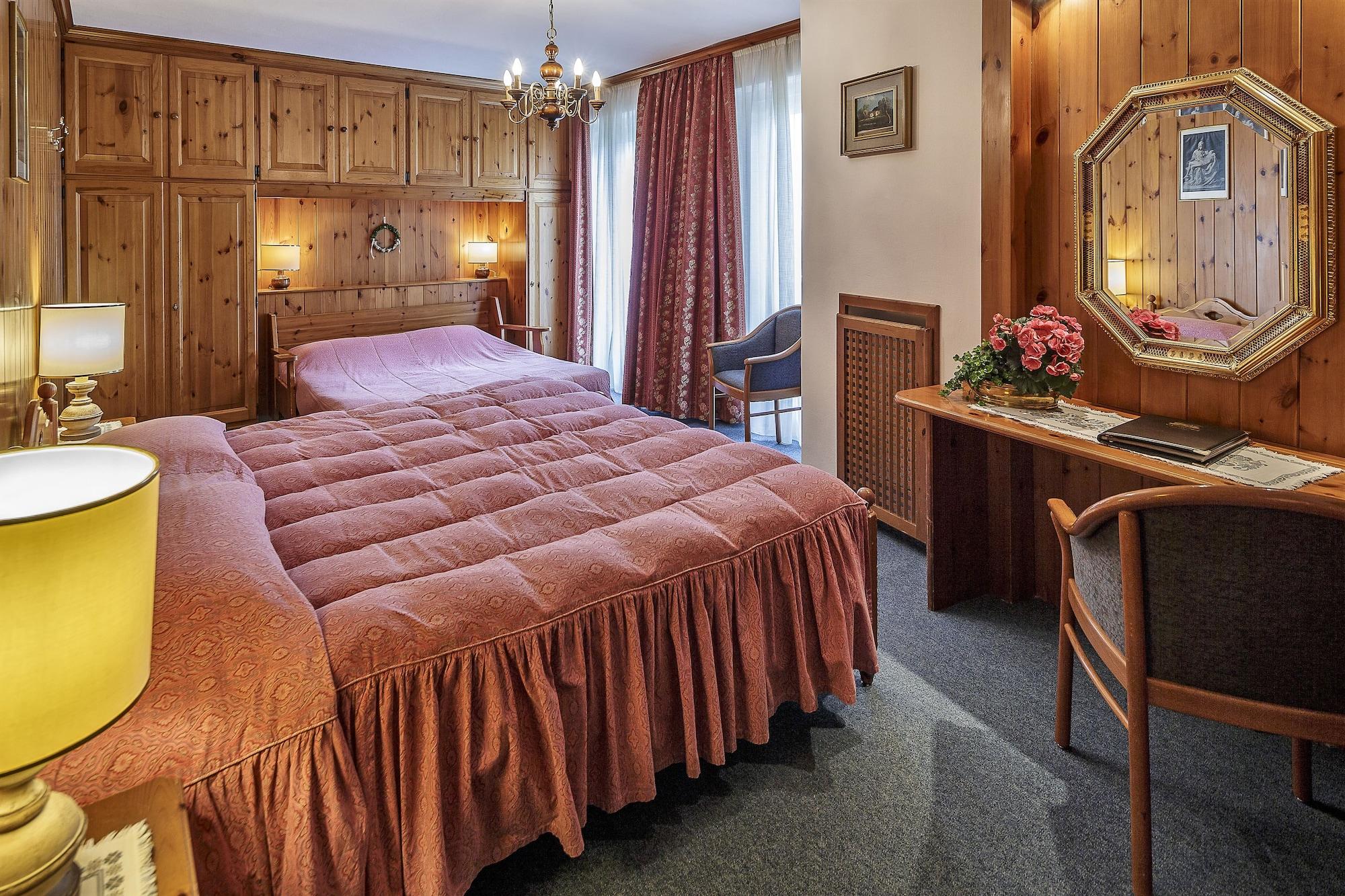Hotel Columbia & Spa Cortina d'Ampezzo Bagian luar foto