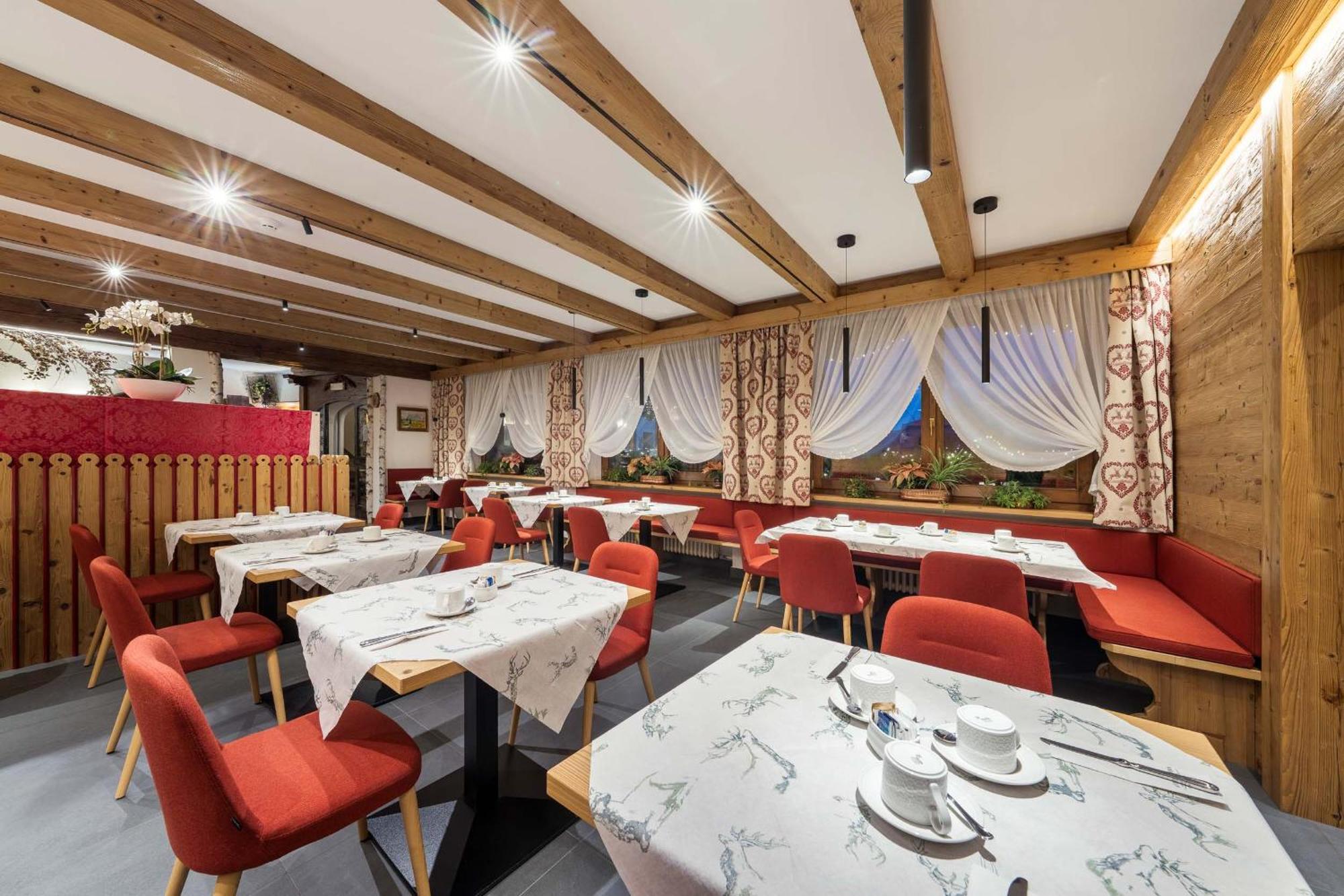 Hotel Columbia & Spa Cortina d'Ampezzo Bagian luar foto